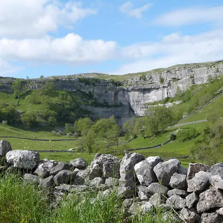 Crane Field Laithe Airton