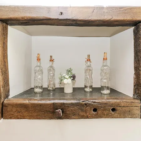 Crane Field Laithe *