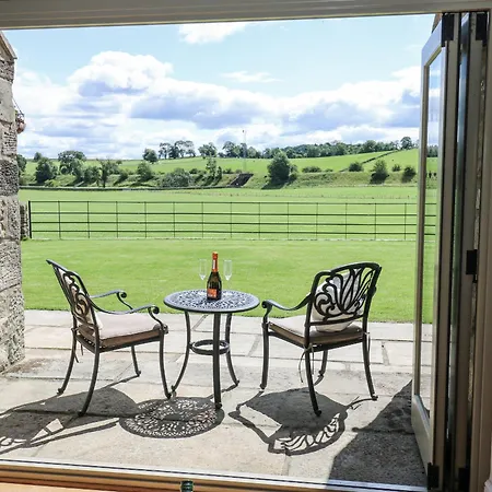 Crane Field Laithe * Airton