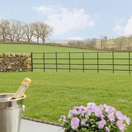 بيت للعطل Crane Field Laithe