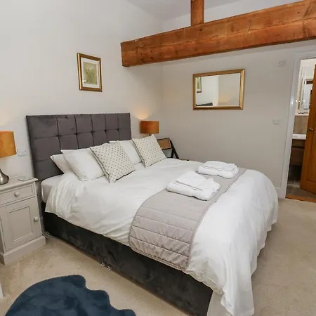 Crane Field Laithe * Airton