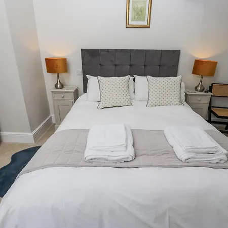 بيت للعطل Crane Field Laithe *